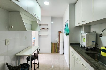 Apartamento à venda com 53m², 2 quartos e 2 vagasCozinha 