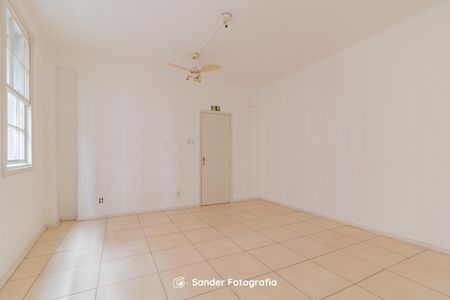 Kitnet/Studio à venda com 1 quarto, 61m² em Centro Histórico, Porto Alegre