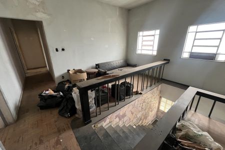 Casa para alugar com 700m², 5 quartos e 4 vagas Casa para alugar com 700m², 5 quartos e 4 vagasHall da escada