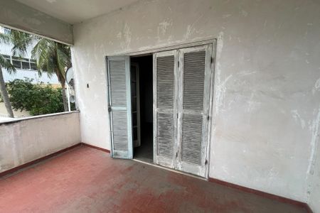 Casa para alugar com 700m², 5 quartos e 4 vagas Casa para alugar com 700m², 5 quartos e 4 vagasVaranda da frente