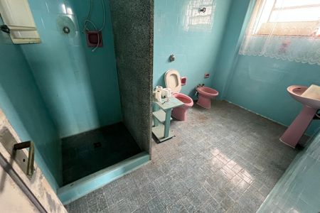 Casa para alugar com 700m², 5 quartos e 4 vagas Casa para alugar com 700m², 5 quartos e 4 vagasBanheiro 3