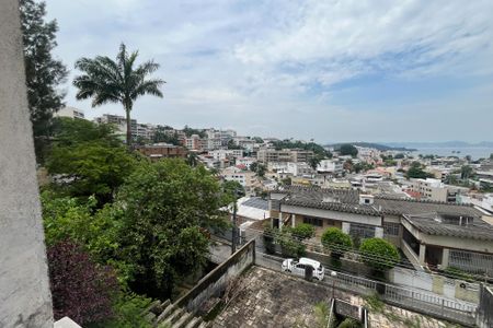 Casa para alugar com 700m², 5 quartos e 4 vagas Casa para alugar com 700m², 5 quartos e 4 vagasVista