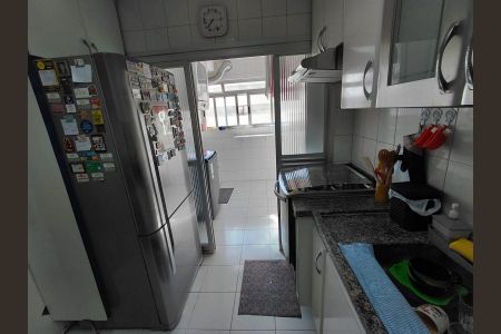 Apartamento à venda com 90m², 3 quartos e 2 vagasCozinha