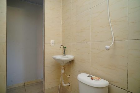 Banheiro de casa para alugar com 1 quarto, 35m² em Recanto de Itaipuaçu, Maricá