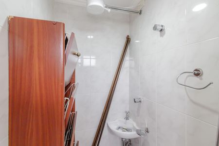 Apartamento para alugar com 71m², 2 quartos e 1 vaga Apartamento para alugar com 71m², 2 quartos e 1 vagaBanheiro de serviço