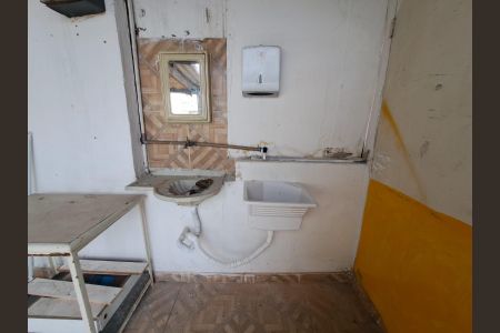 Área de Serviço de casa para alugar com 1 quarto, 70m² em Km 18, Osasco