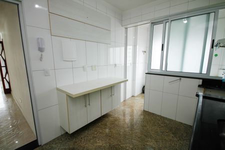 Apartamento para alugar com 94m², 2 quartos e 2 vagas Apartamento para alugar com 94m², 2 quartos e 2 vagasCozinha