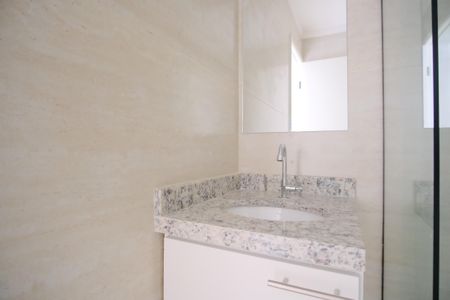 Banheiro de apartamento para alugar com 1 quarto, 30m² em Vila Carrão, São Paulo