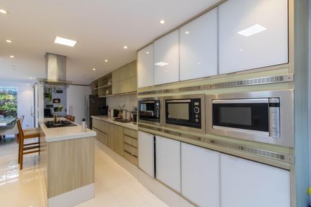 Casa para alugar com 200m², 3 quartos e 2 vagas Casa para alugar com 200m², 3 quartos e 2 vagasCozinha