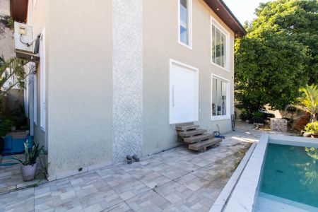 Casa para alugar com 200m², 3 quartos e 2 vagas Casa para alugar com 200m², 3 quartos e 2 vagasArea Externa