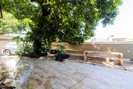 Casa para alugar com 200m², 3 quartos e 2 vagas Casa para alugar com 200m², 3 quartos e 2 vagasArea Externa