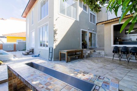 Casa para alugar com 200m², 3 quartos e 2 vagas Casa para alugar com 200m², 3 quartos e 2 vagasArea Externa