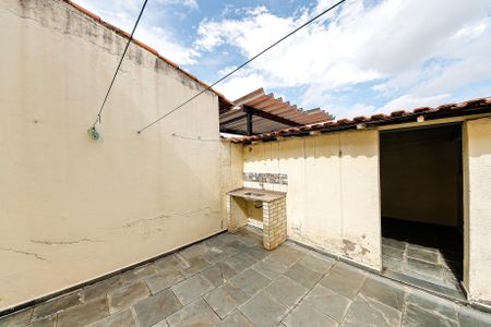 Casa à venda com 98m², 2 quartos e sem vagaÁrea externa