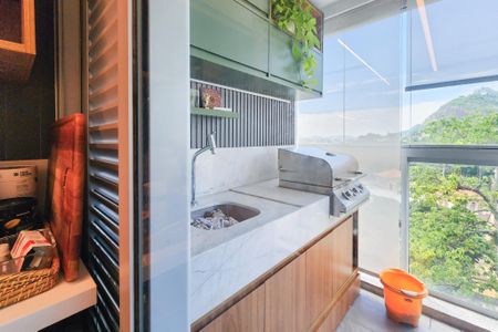 Apartamento à venda com 106m², 3 quartos e 2 vagasÁrea de Serviço 