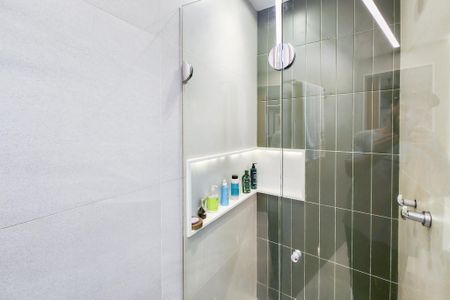 Apartamento à venda com 106m², 3 quartos e 2 vagasBanheiro da Suite 1 