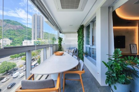 Apartamento à venda com 106m², 3 quartos e 2 vagasVaranda 