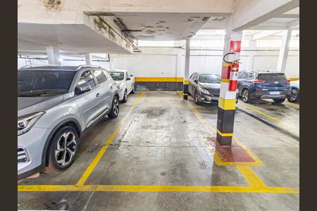 Apartamento à venda com 125m², 3 quartos e 2 vagas Apartamento à venda com 125m², 3 quartos e 2 vagasÁrea comum - Garagem