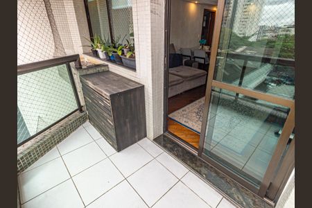 Apartamento à venda com 125m², 3 quartos e 2 vagas Apartamento à venda com 125m², 3 quartos e 2 vagasVaranda