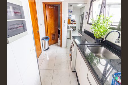 Apartamento à venda com 125m², 3 quartos e 2 vagas Apartamento à venda com 125m², 3 quartos e 2 vagasÁrea de Serviço