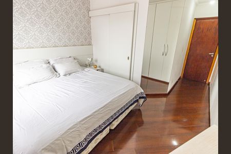 Apartamento à venda com 125m², 3 quartos e 2 vagas Apartamento à venda com 125m², 3 quartos e 2 vagasSuíte