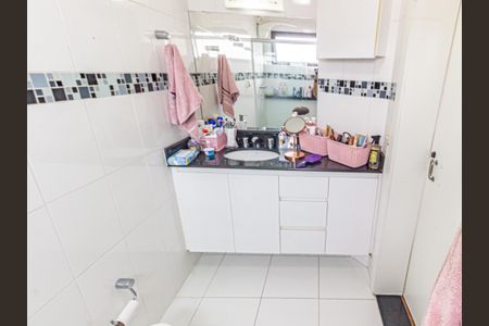 Apartamento à venda com 125m², 3 quartos e 2 vagas Apartamento à venda com 125m², 3 quartos e 2 vagasBanheiro da Suíte