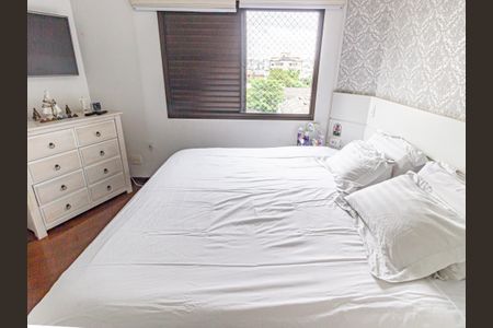 Apartamento à venda com 125m², 3 quartos e 2 vagas Apartamento à venda com 125m², 3 quartos e 2 vagasSuíte