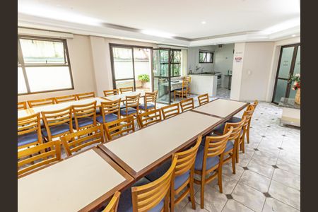 Apartamento à venda com 125m², 3 quartos e 2 vagas Apartamento à venda com 125m², 3 quartos e 2 vagasÁrea comum - Salão de festas