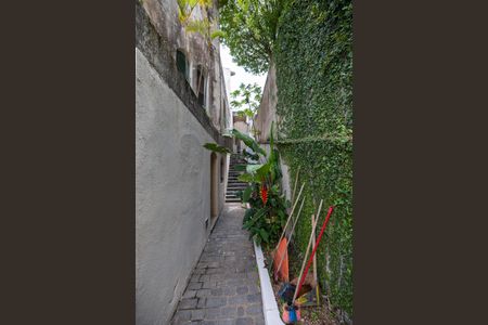 Casa de condomínio para alugar com 330m², 4 quartos e 4 vagasQuintal