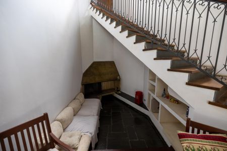 Casa de condomínio para alugar com 330m², 4 quartos e 4 vagasSala