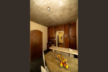 Casa de condomínio para alugar com 330m², 4 quartos e 4 vagasBanheiro