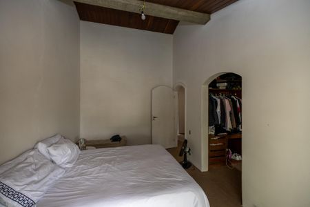 Casa de condomínio para alugar com 330m², 4 quartos e 4 vagasSuite