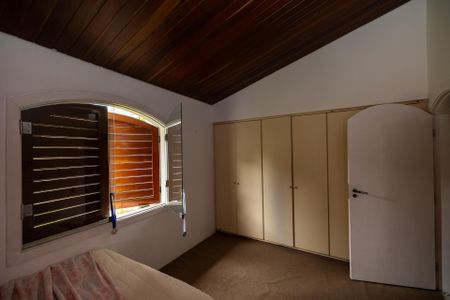 Casa de condomínio para alugar com 330m², 4 quartos e 4 vagasQuarto 