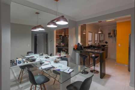 Apartamento à venda com 72m², 2 quartos e 1 vagaSala
