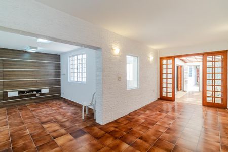 Casa para alugar com 600m², 3 quartos e 3 vagasEscritório