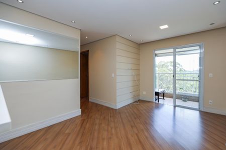 Sala de apartamento para alugar com 3 quartos, 70m² em Jardim Maria Rosa, Taboão da Serra