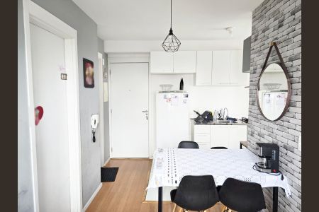 Sala  de apartamento à venda com 2 quartos, 36m² em Vila das Bandeiras, Guarulhos