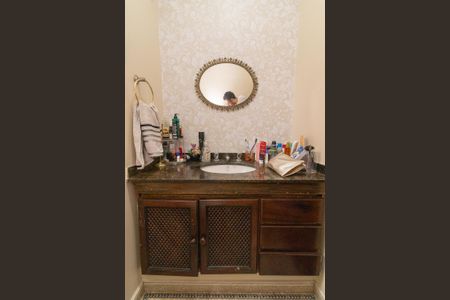 Casa à venda com 315m², 4 quartos e 4 vagasLavabo