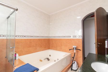 Casa à venda com 315m², 4 quartos e 4 vagasBanheiro da Suíte 3