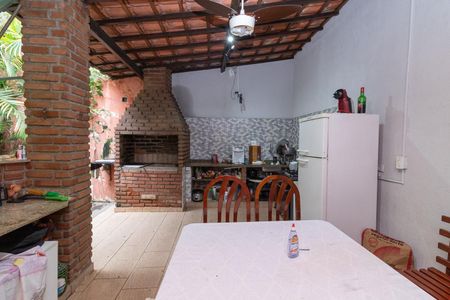 Casa à venda com 315m², 4 quartos e 4 vagasQuintal