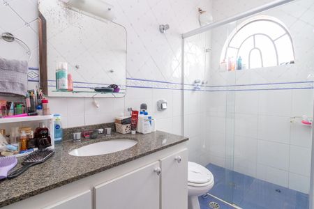 Casa à venda com 315m², 4 quartos e 4 vagasBanheiro da Suíte 1