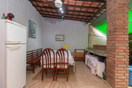 Casa à venda com 315m², 4 quartos e 4 vagasQuintal