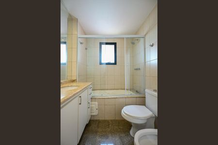 Apartamento para alugar com 160m², 3 quartos e 4 vagasBanheiro Suíte 3