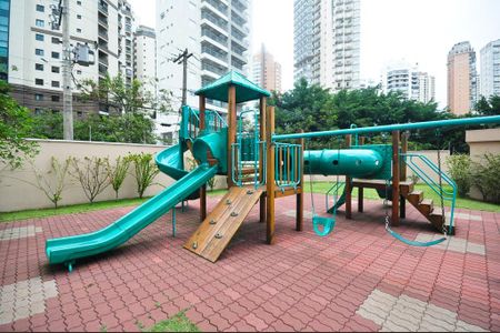 Apartamento para alugar com 160m², 3 quartos e 4 vagasPlayground
