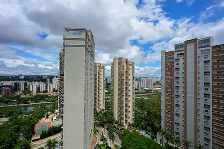 Apartamento para alugar com 160m², 3 quartos e 4 vagasVista