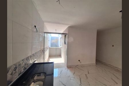 Apartamento à venda com 3 quartos, 37m² em Vila Nivi, São Paulo