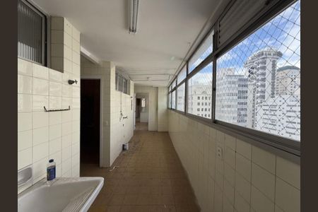 Apartamento à venda com 240m², 4 quartos e 2 vagas