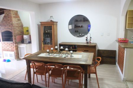 Casa à venda com 299m², 3 quartos e 4 vagasSala