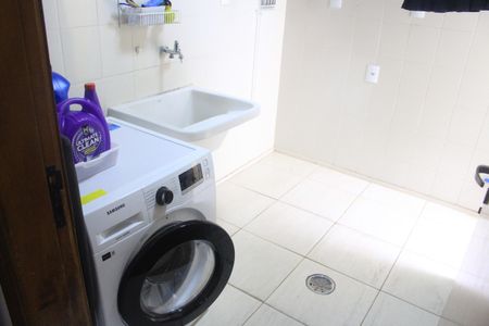 Casa à venda com 299m², 3 quartos e 4 vagasÁrea de Serviço