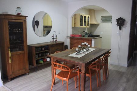 Casa à venda com 299m², 3 quartos e 4 vagasSala