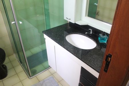 Casa à venda com 299m², 3 quartos e 4 vagasBanheiro da Suíte